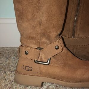 Beautiful Ugg boots with shearling detail. Good condition, sz 8!